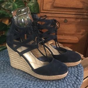 Lime light real suede lace up espadrilles with back zipper size 8